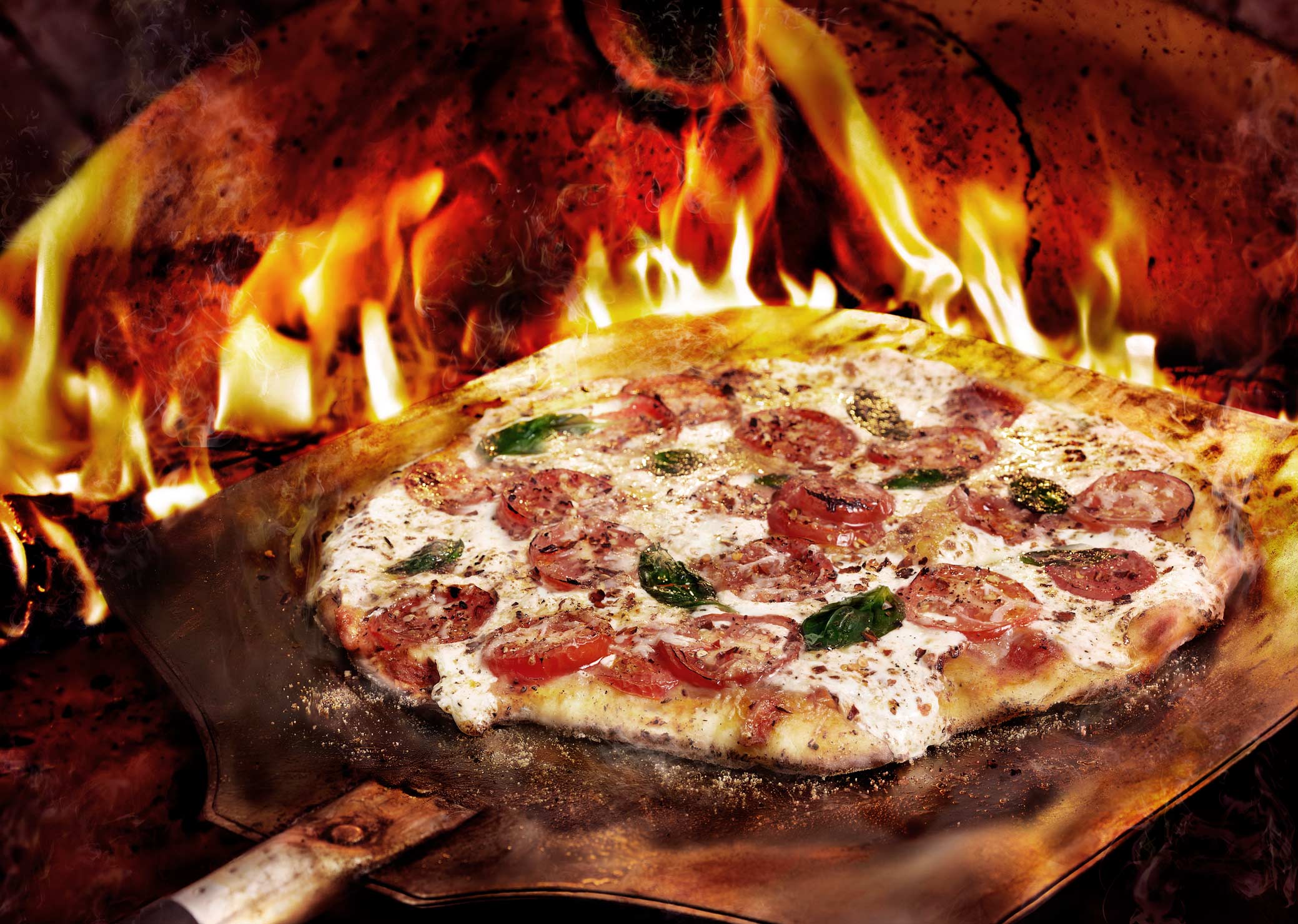  Pizza Margherita in wood-fired oven